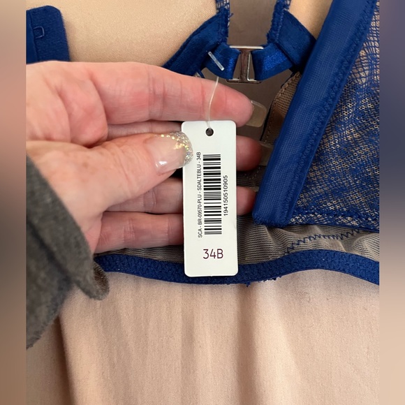 Adore me. Corset style push up bra. Size 34B - Picture 2 of 5